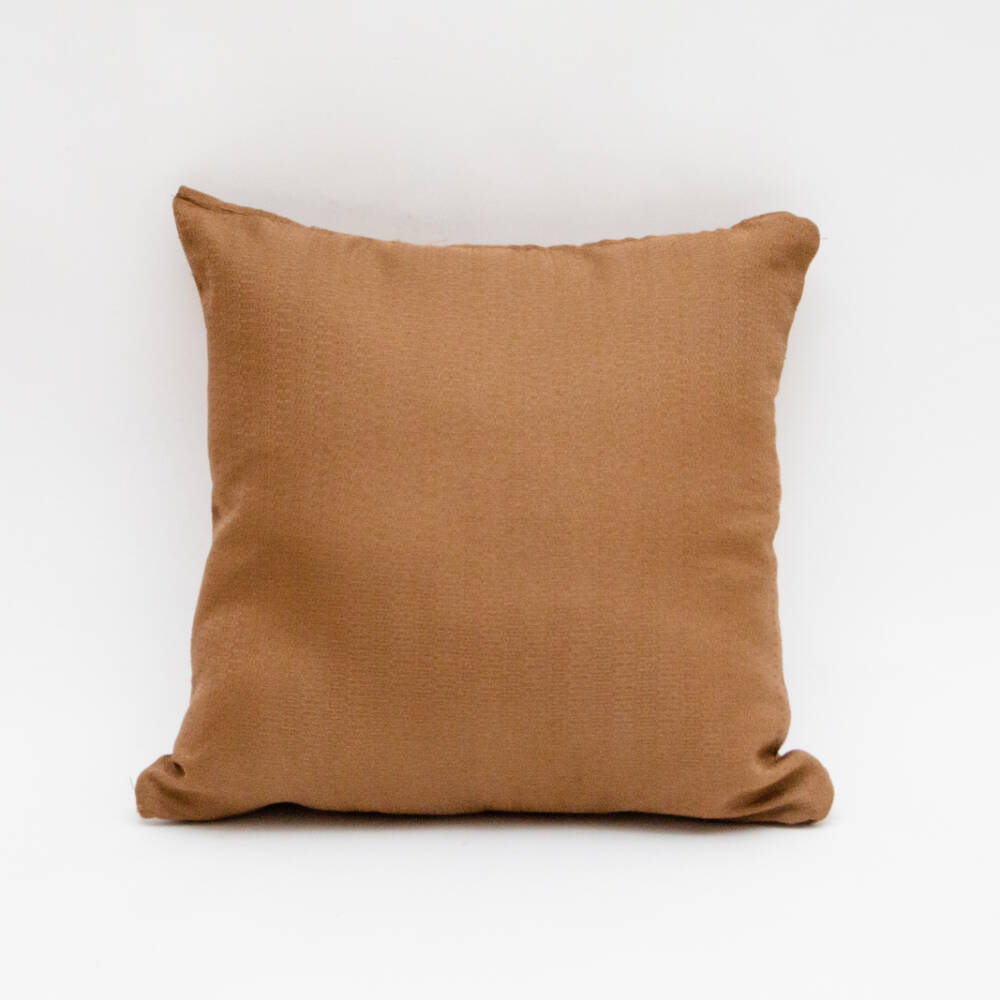 renta brown cushion para decoracion en boda o evento wedding decor