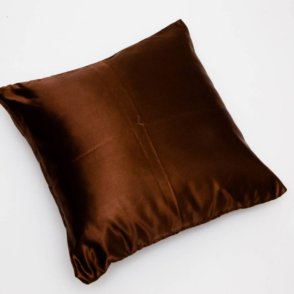 renta brown satined cushion para decoracion en boda o evento emotions deco