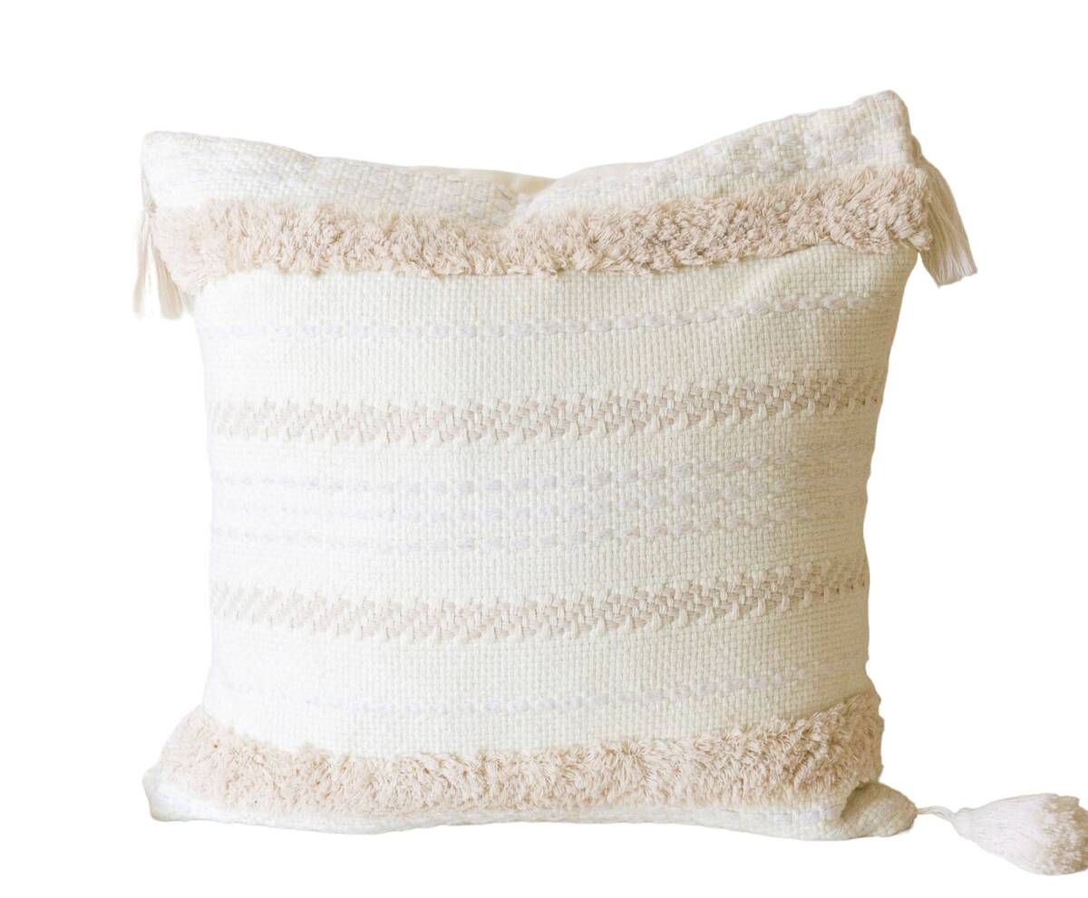 renta white tones textured cushion para decoracion en boda o evento puerto vallarta wedding