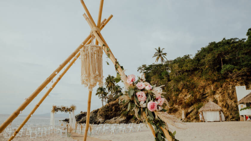 renta small hanging macrame lamp para decoracion en boda o evento punta de mita event