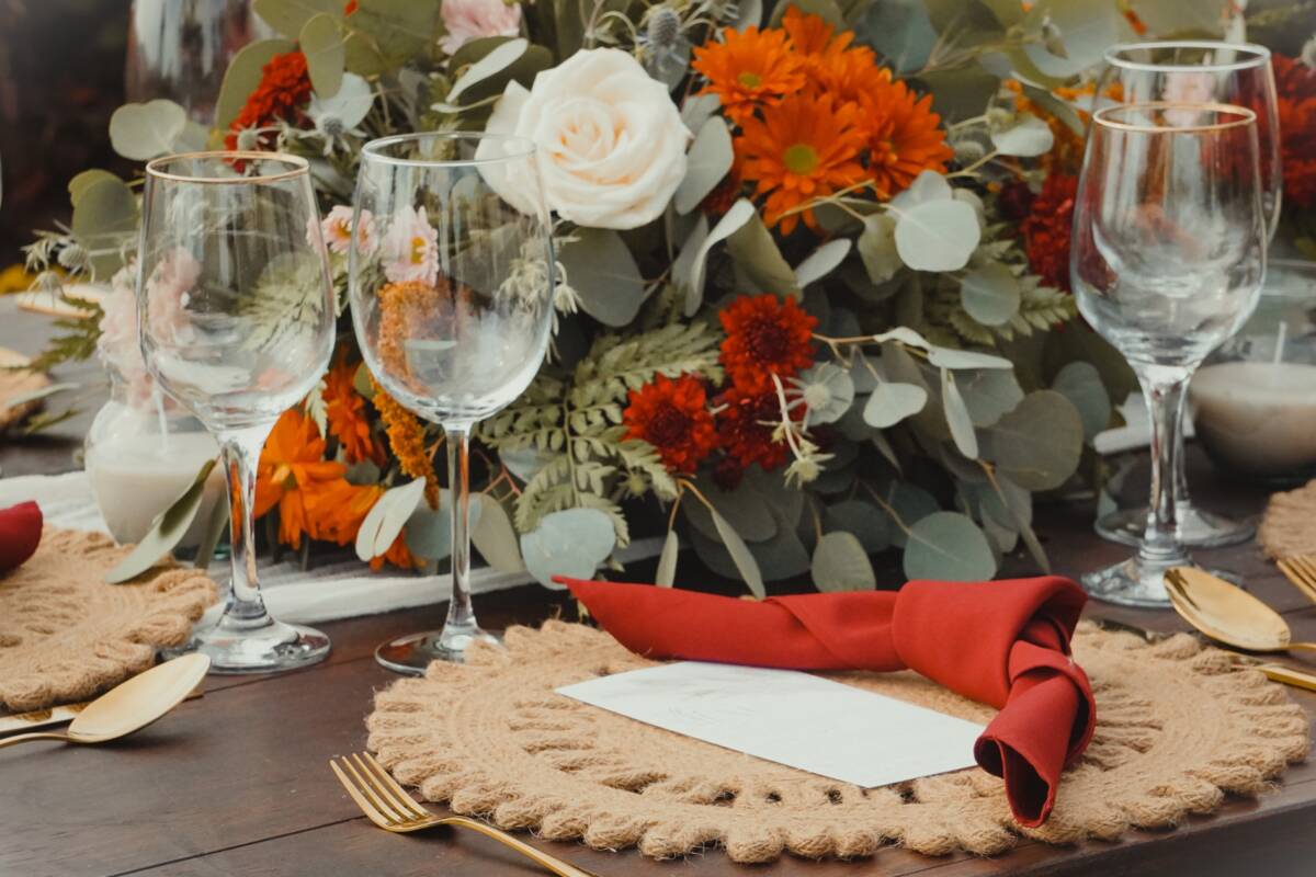 renta porta plato yute para decoracion en boda o evento sayulita wedding