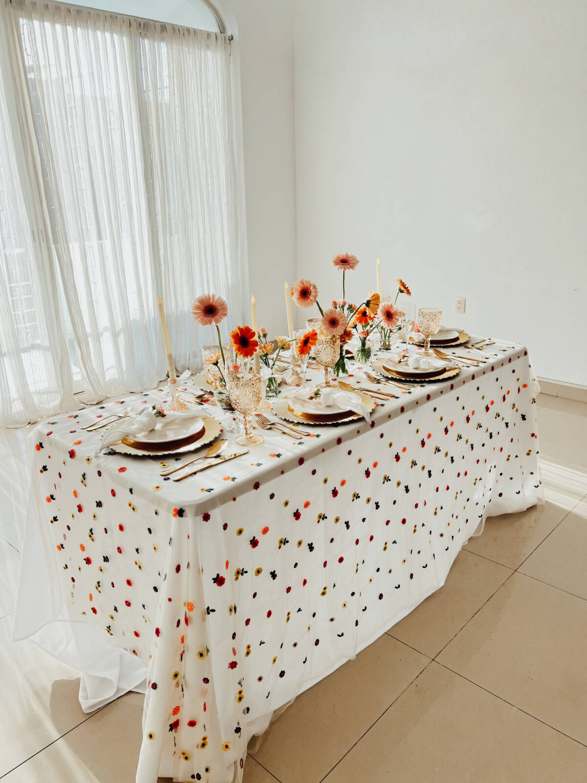 renta mantel chiffon mesa novios para decoracion en boda o evento wedding rentals