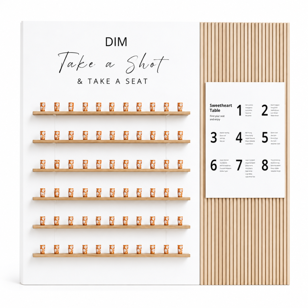 Sip & Seat Wall de madera con Welcome Drink Wall, repisas para bebidas y Seating Chart personalizado para bodas y eventos.